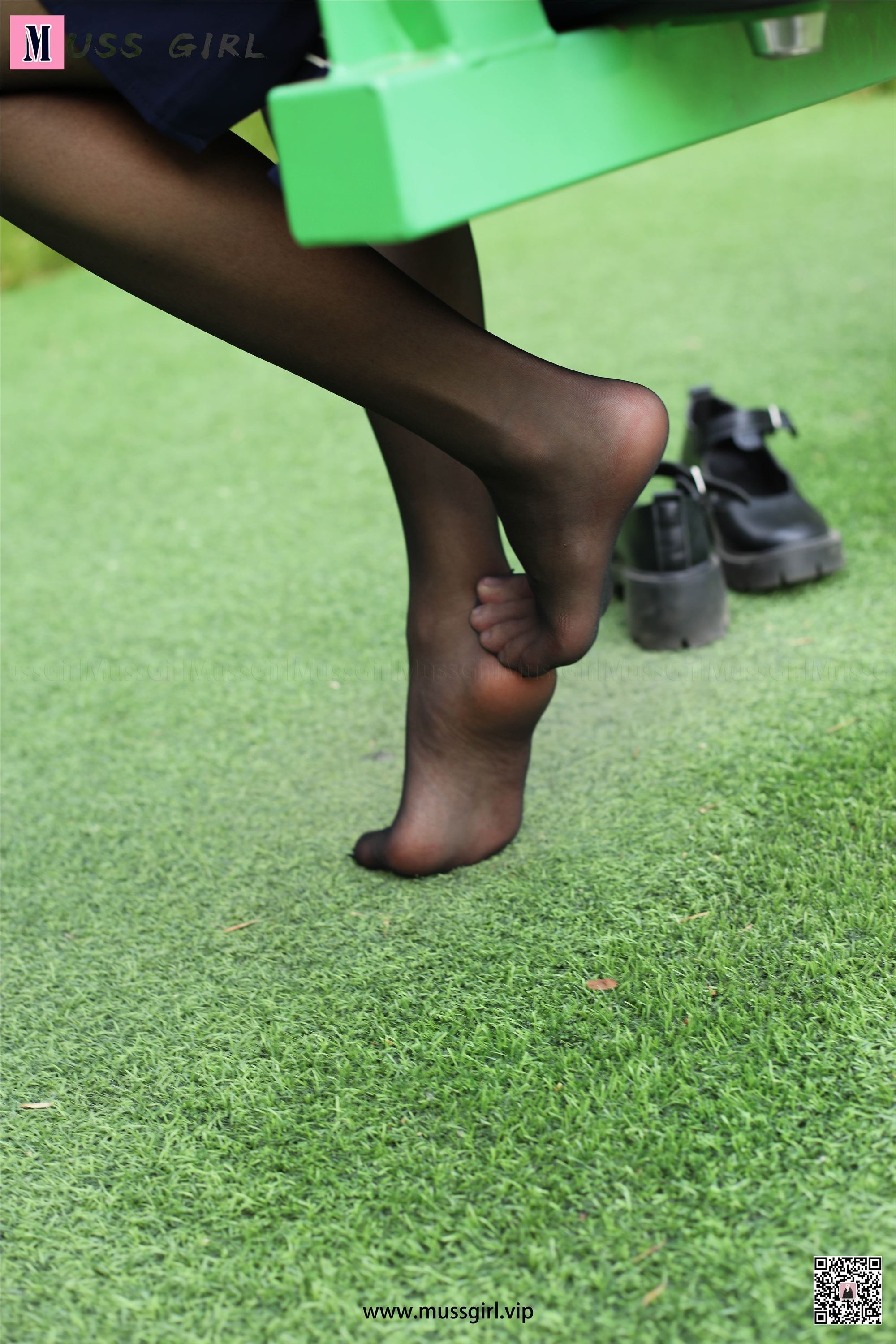 MussGirl慕丝女郎  NO.216 草地JK制服黑丝4